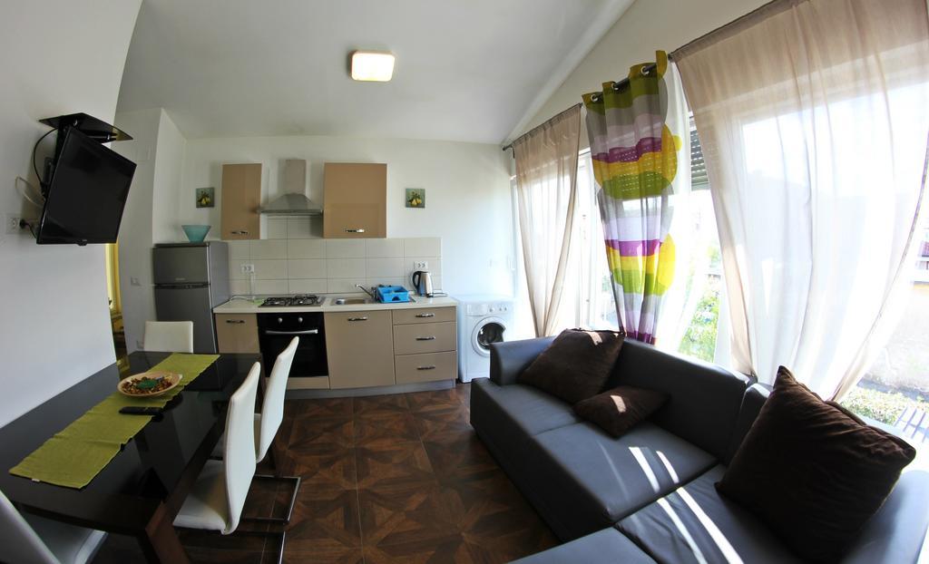 Apartments Neno อูมัค ภายนอก รูปภาพ